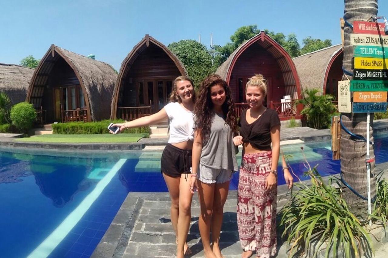 Amora Villa Gili Trawangan Exterior photo