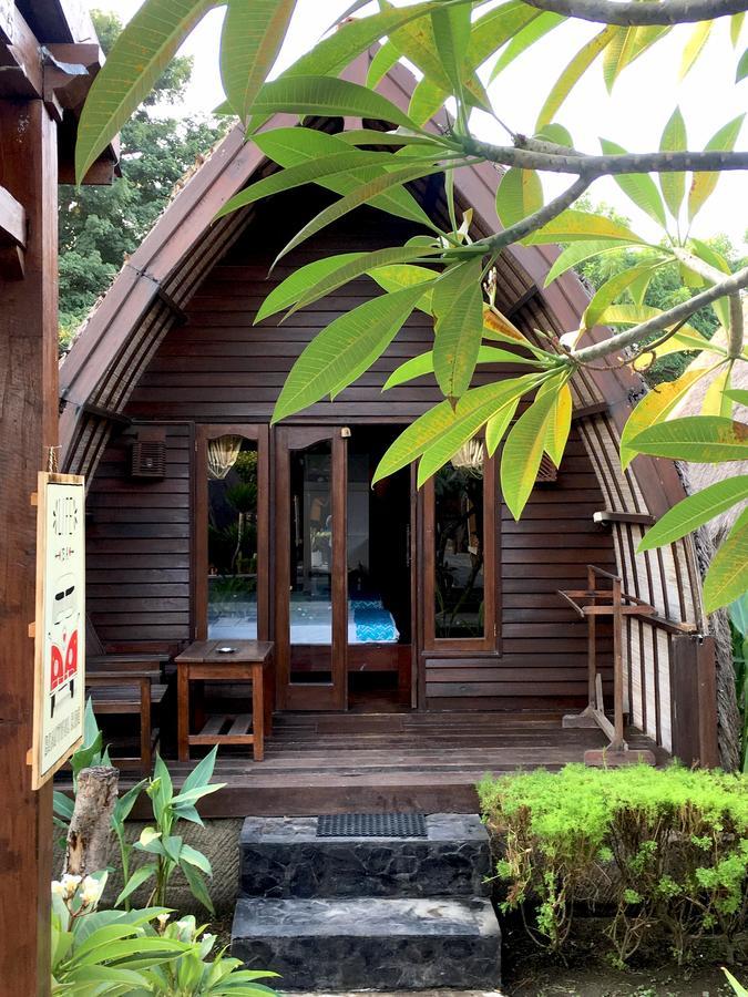 Amora Villa Gili Trawangan Exterior photo