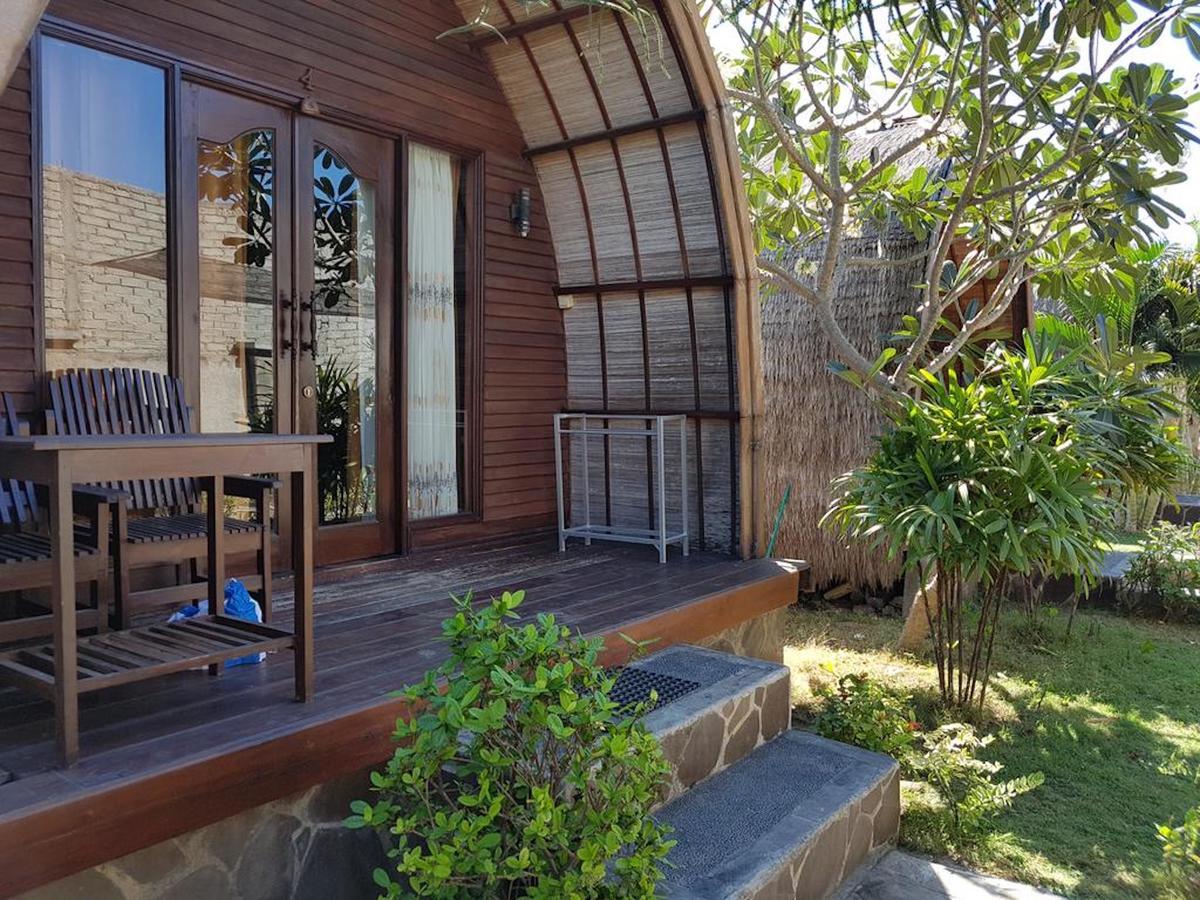 Amora Villa Gili Trawangan Exterior photo