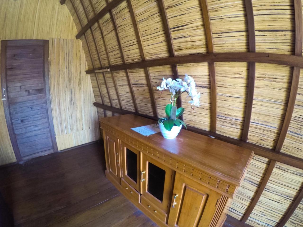 Amora Villa Gili Trawangan Exterior photo