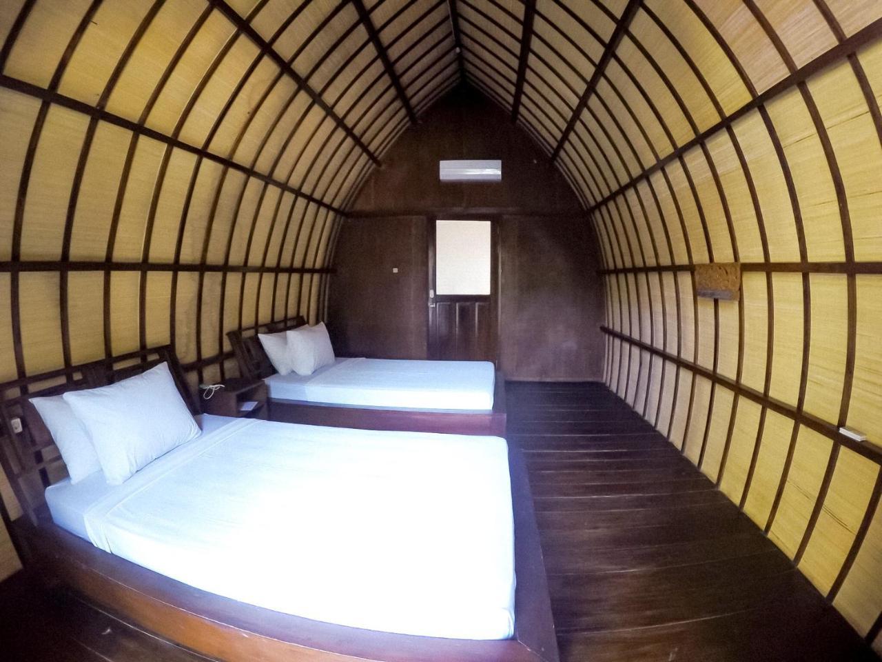 Amora Villa Gili Trawangan Exterior photo